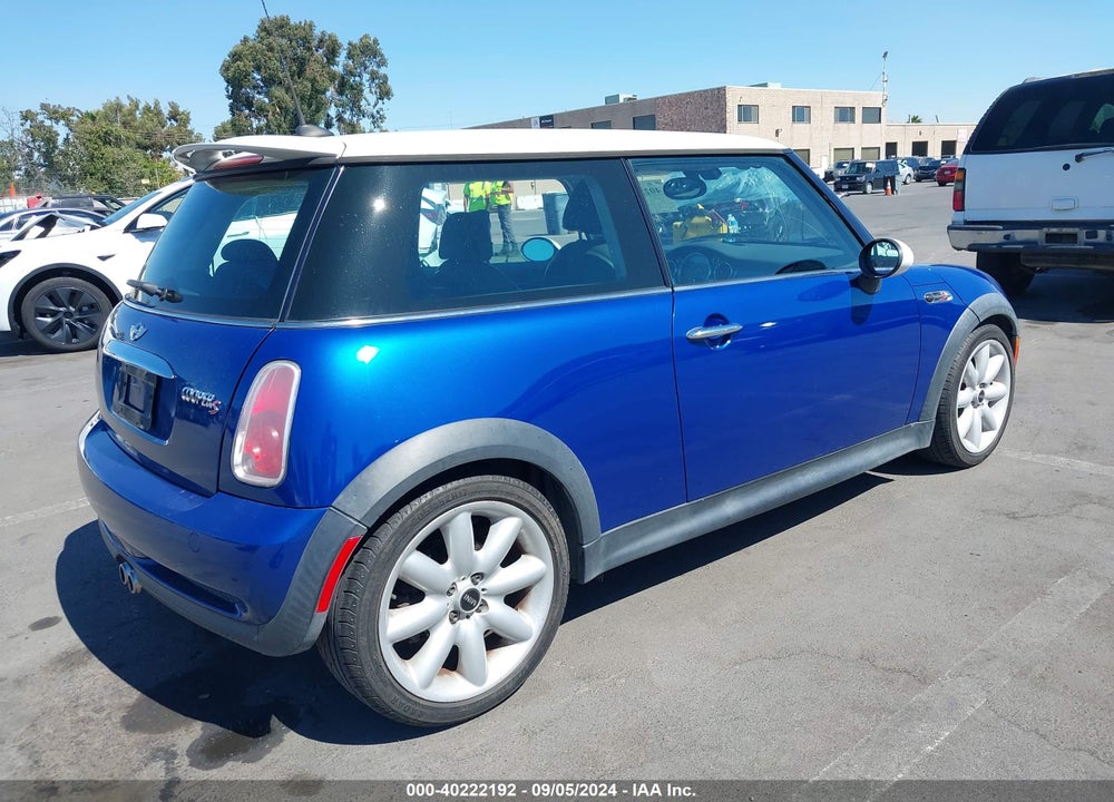2005 MINI COOPER S VIN: WMWRE33425TD92560