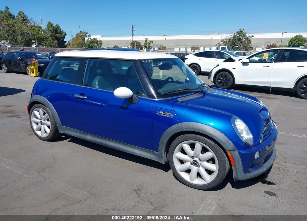 2005 MINI COOPER S VIN: WMWRE33425TD92560