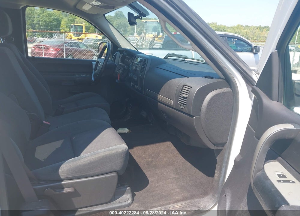 2009 CHEVROLET SILVERADO 1500 LT VIN: 1GCEK29019Z202689