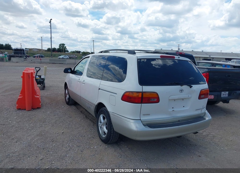 2000 TOYOTA SIENNA XLE VIN: 4T3ZF13C3YU248588