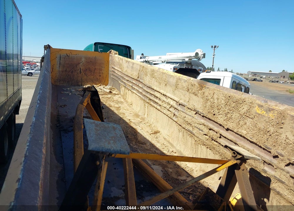 2002 CLEMENT HL3745 DUMP TRAILER VIN: 5C2BB37882M003298