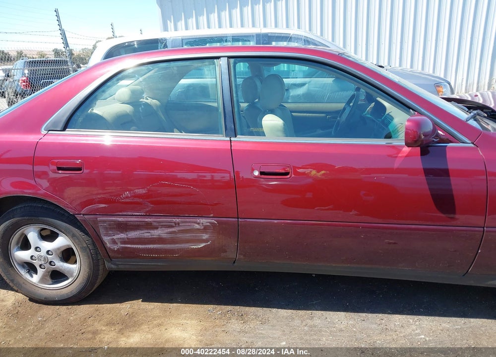 1998 LEXUS ES 300 VIN: JT8BF28G8W0099274