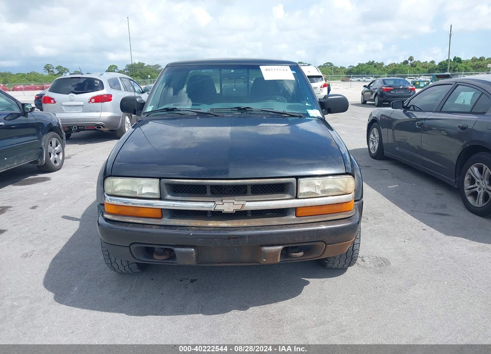2003 CHEVROLET S-10 LS VIN: 1GCCT19X738111421