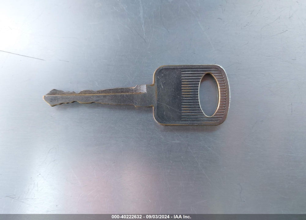 1994 FORD F350 VIN: 2FDKF38G7RCA57386