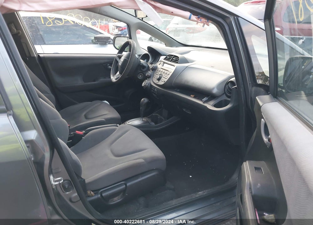 2013 HONDA FIT VIN: JHMGE8H32DC060362