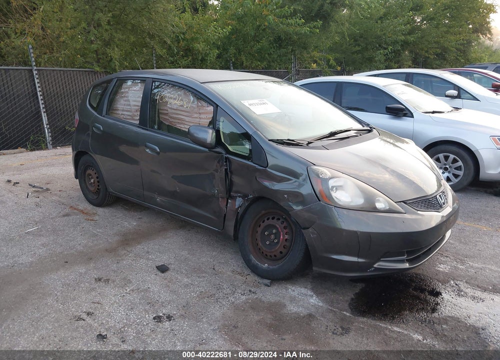2013 HONDA FIT VIN: JHMGE8H32DC060362