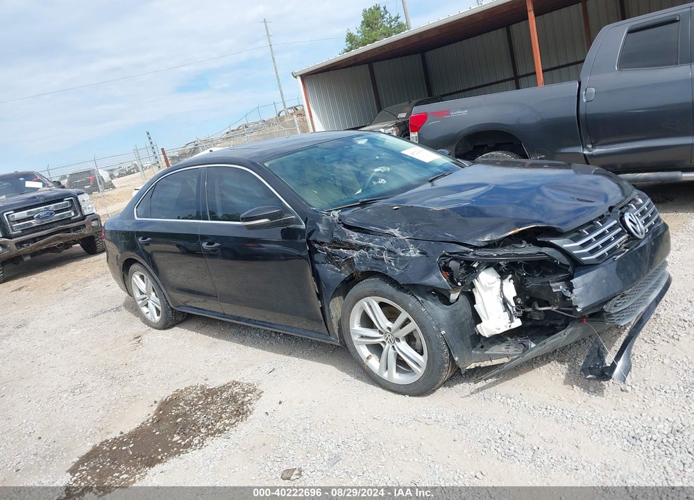 2014 VOLKSWAGEN PASSAT 2.0L TDI SE VIN: 1VWBN7A37EC059089