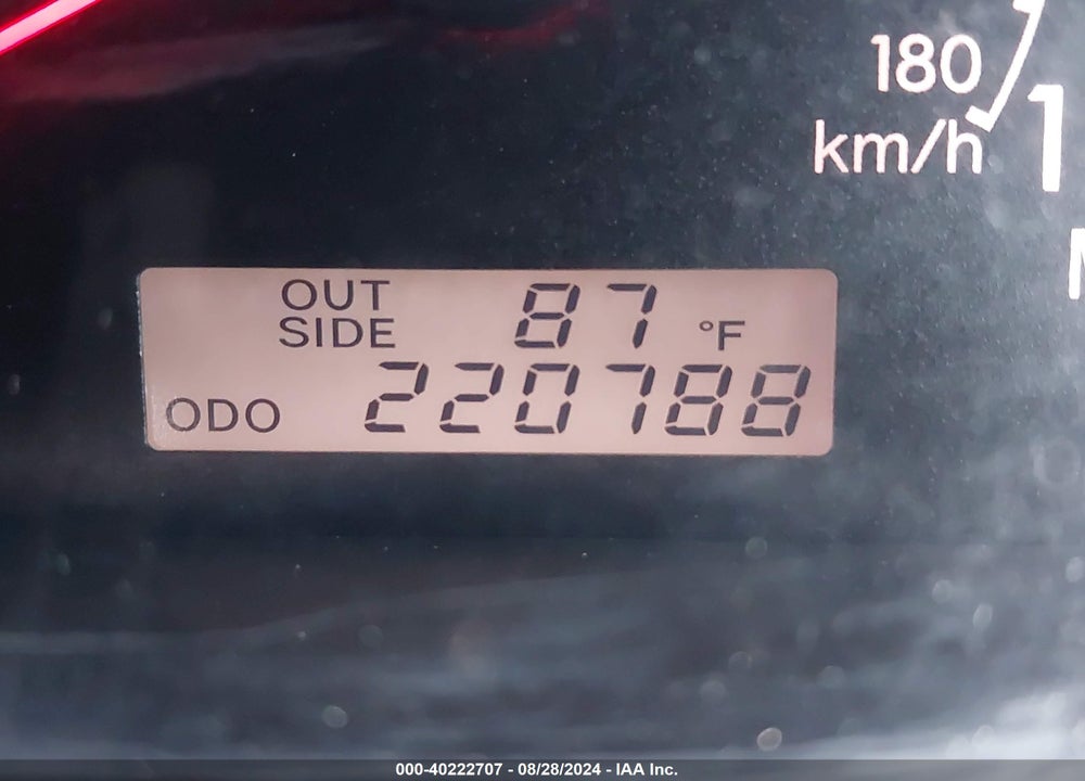 2008 TOYOTA COROLLA LE VIN: 1NXBR32E78Z025275