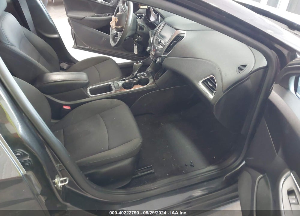 2017 CHEVROLET CRUZE LT AUTO VIN: 1G1BE5SM3H7267507