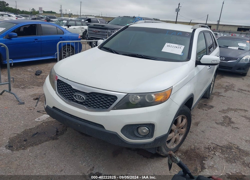 2012 KIA SORENTO LX VIN: 5XYKT3A67CG268384