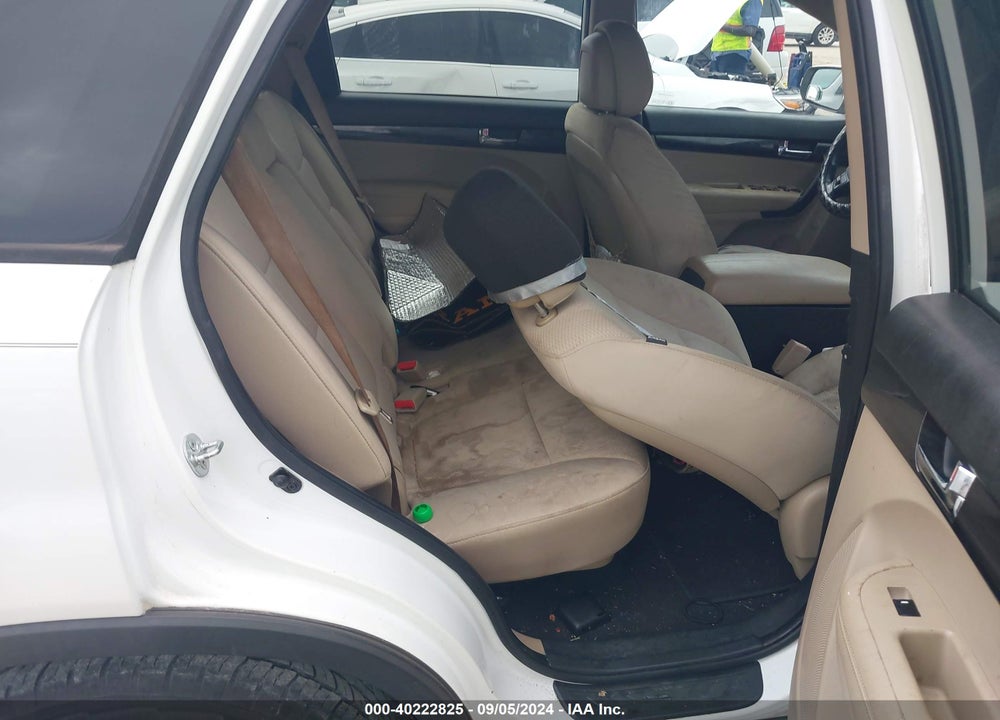 2012 KIA SORENTO LX VIN: 5XYKT3A67CG268384