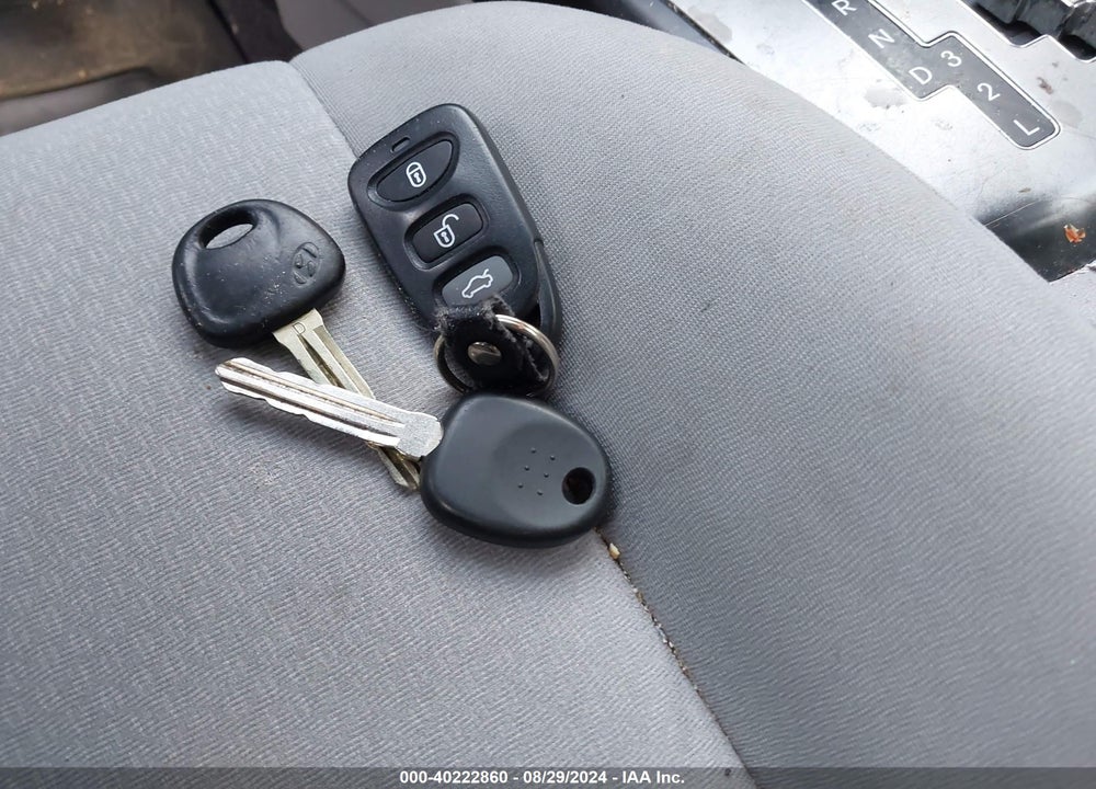 2010 HYUNDAI ELANTRA GLS VIN: KMHDU4AD5AU883338