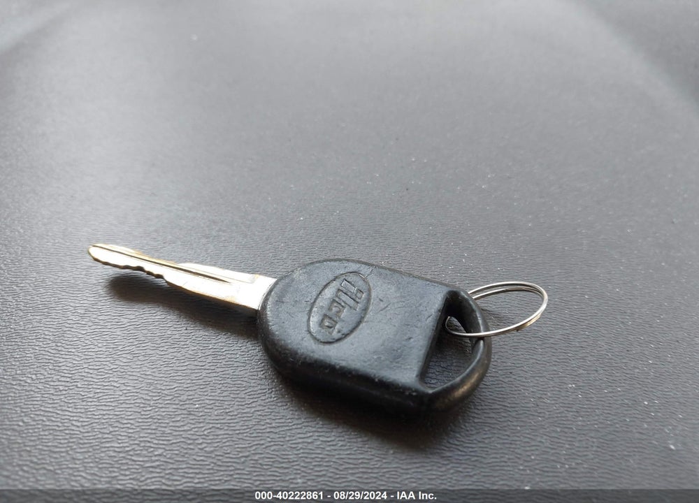 2010 FORD FOCUS SE VIN: 1FAHP3FN4AW277211