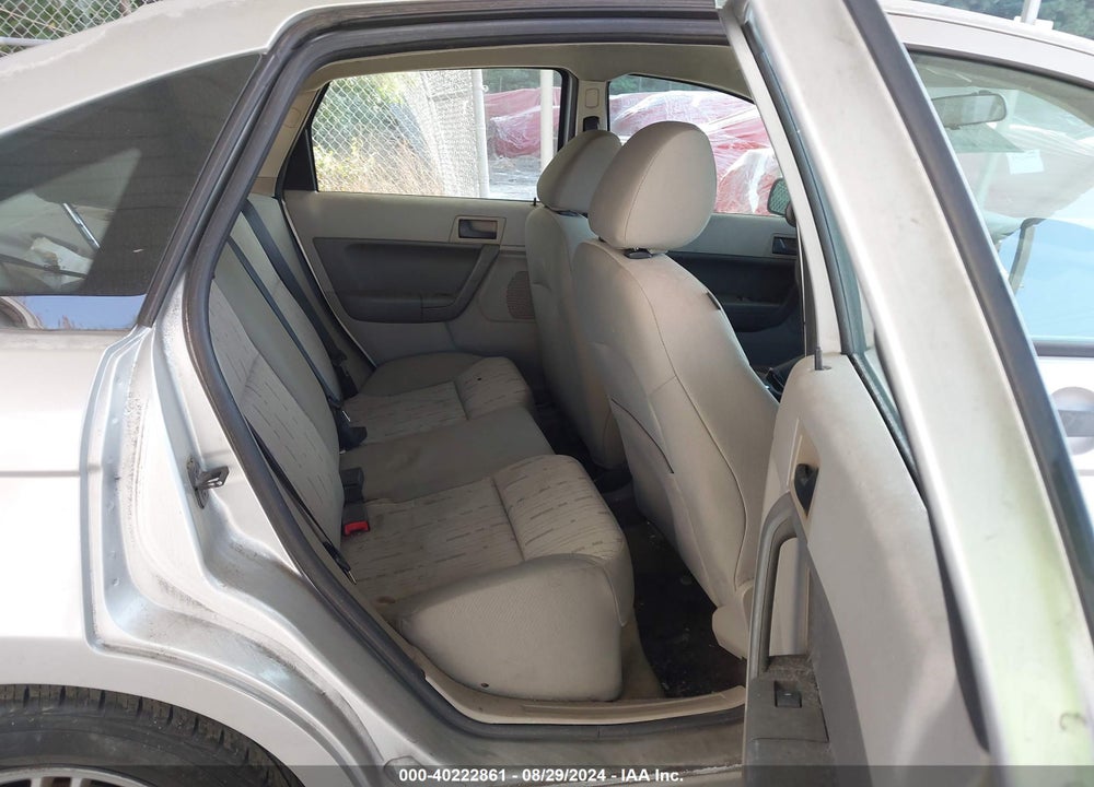 2010 FORD FOCUS SE VIN: 1FAHP3FN4AW277211