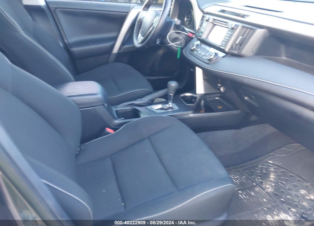 2017 TOYOTA RAV4 XLE VIN: JTMWFREV4HJ700448