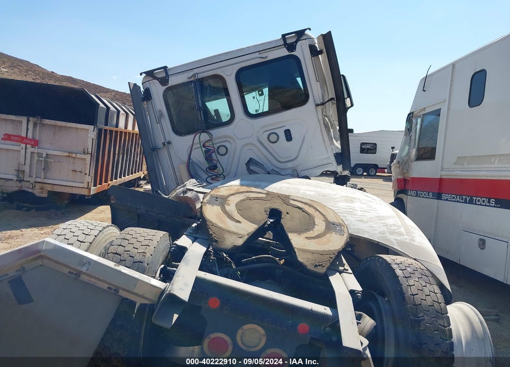 2018 FREIGHTLINER CASCADIA 113 VIN: 1FUBGADV5JLJK8095