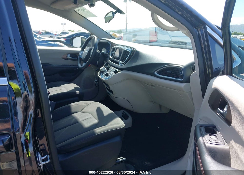 2018 CHRYSLER PACIFICA LX VIN: 2C4RC1CG4JR163349