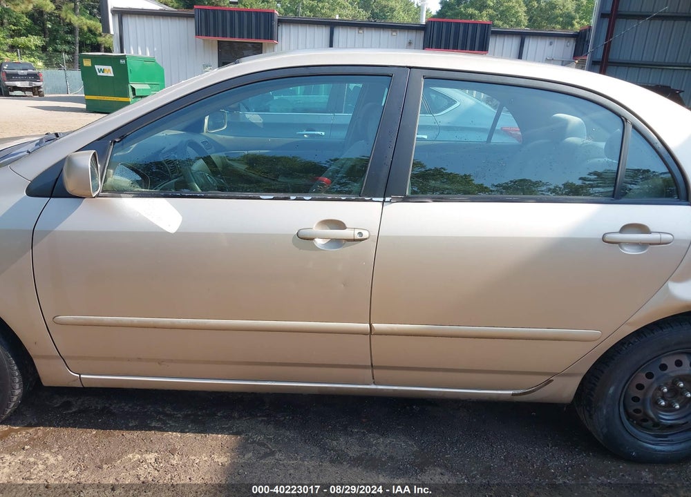 2005 TOYOTA COROLLA LE VIN: 2T1BR32E75C440738