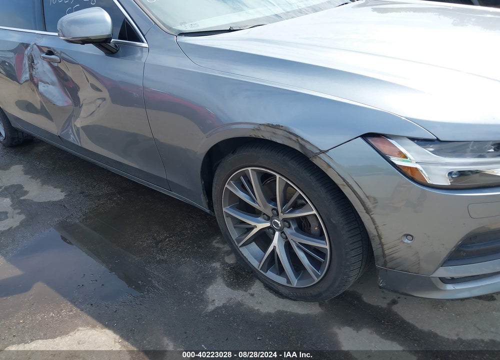 2018 VOLVO S90 T5 MOMENTUM VIN: LVY982MK3JP018792