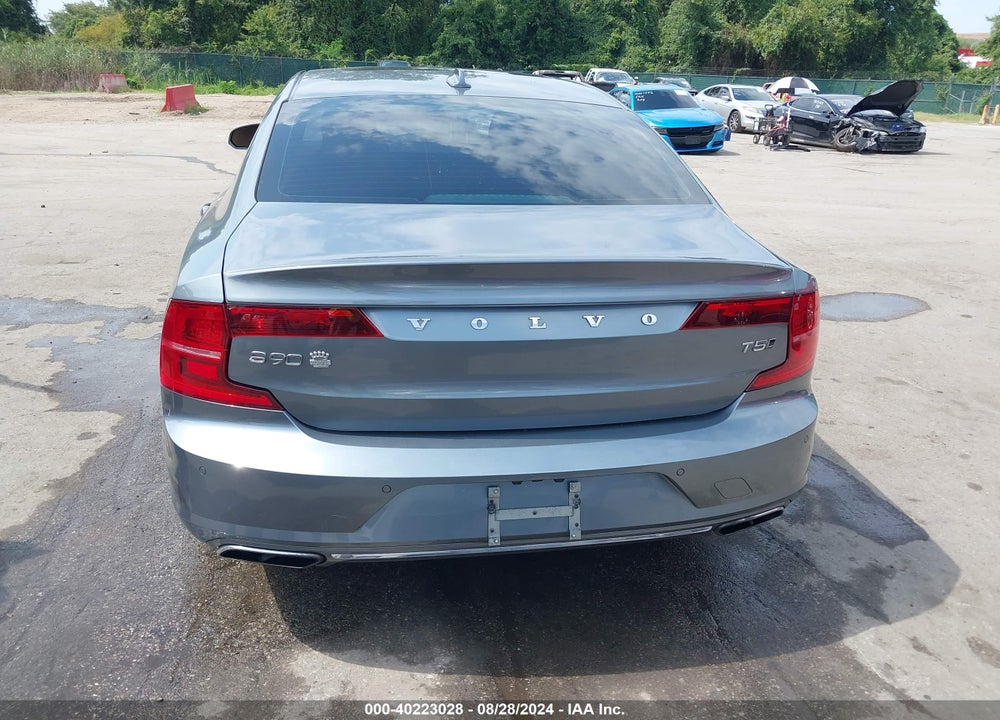 2018 VOLVO S90 T5 MOMENTUM VIN: LVY982MK3JP018792