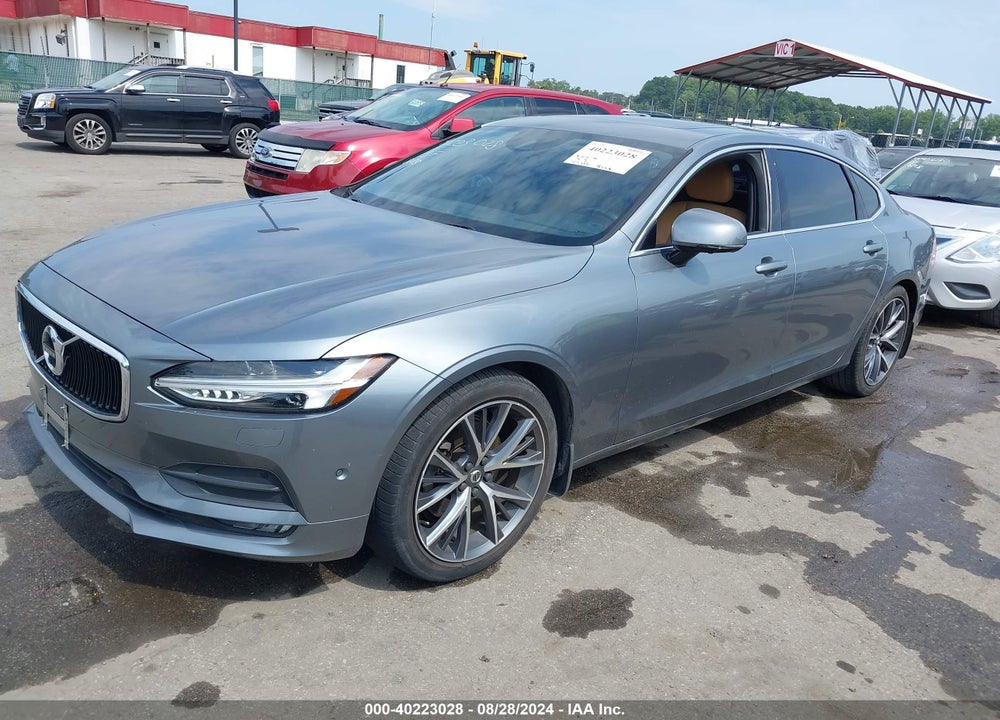 2018 VOLVO S90 T5 MOMENTUM VIN: LVY982MK3JP018792