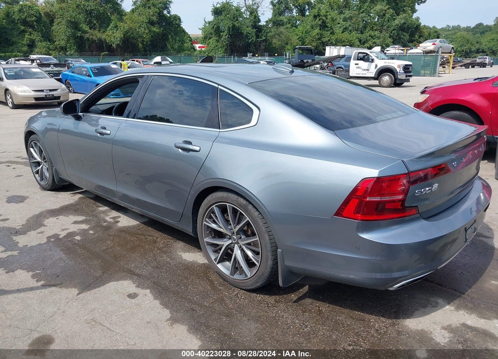 2018 VOLVO S90 T5 MOMENTUM VIN: LVY982MK3JP018792