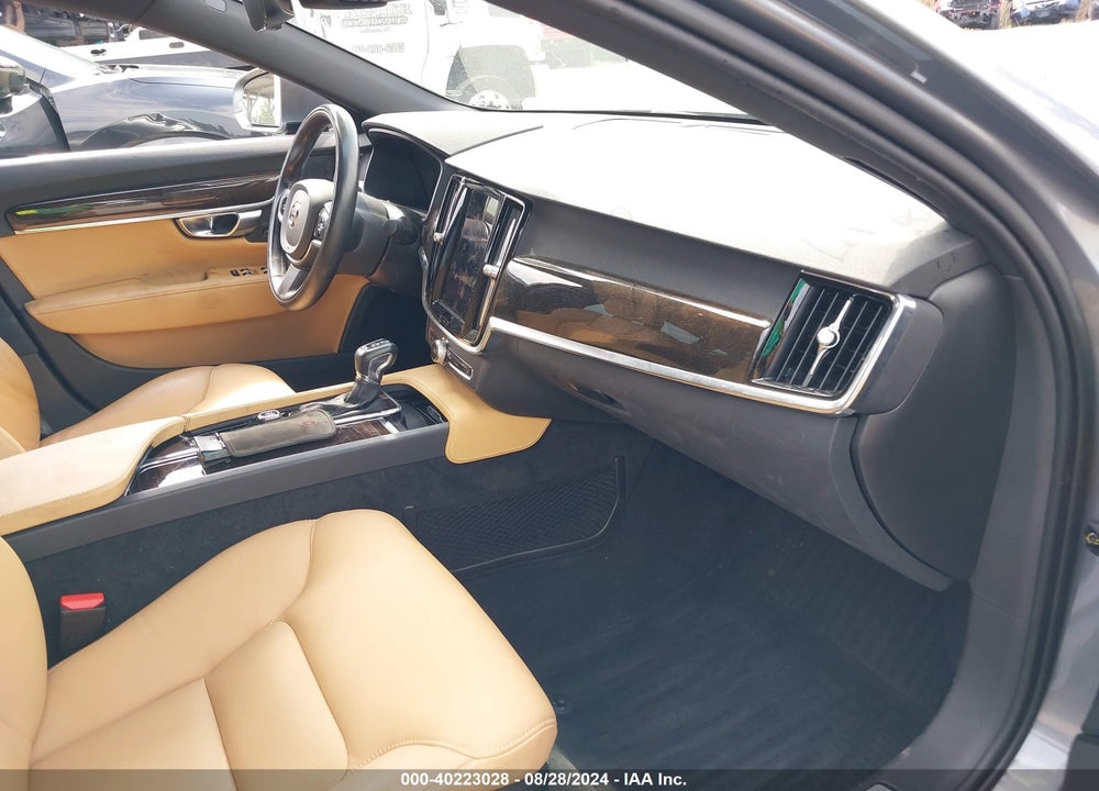 2018 VOLVO S90 T5 MOMENTUM VIN: LVY982MK3JP018792
