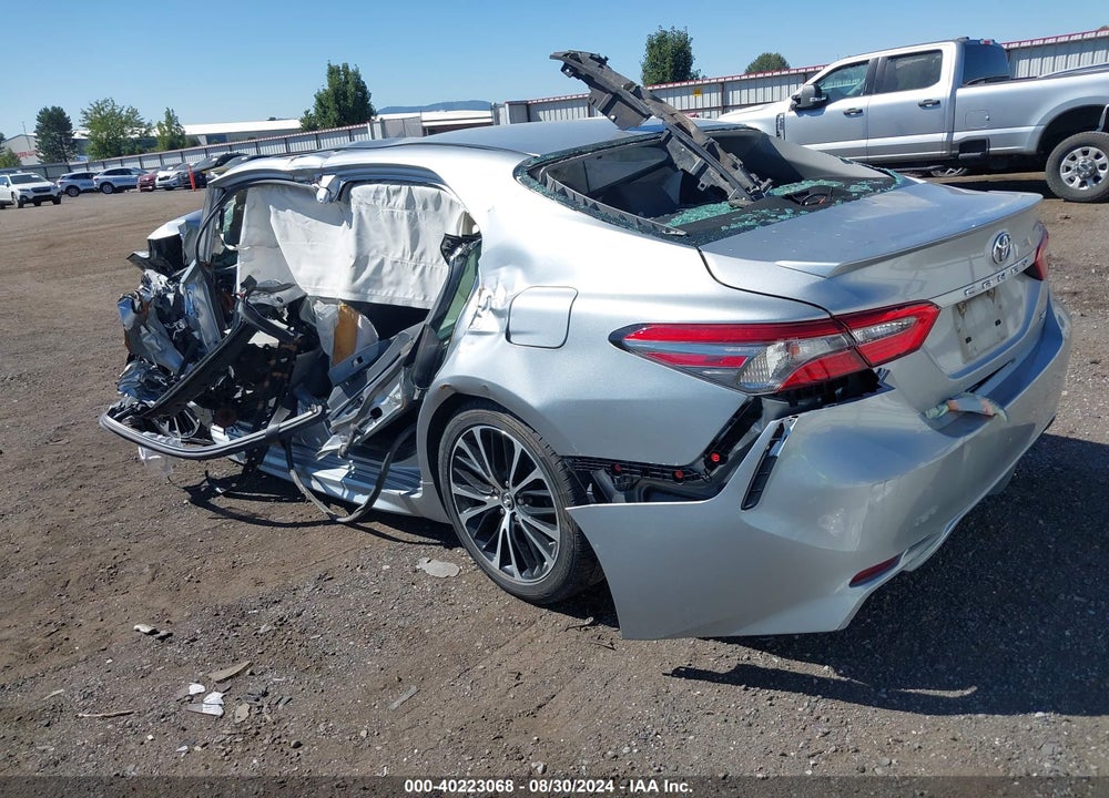 2018 TOYOTA CAMRY SE VIN: 4T1B11HK5JU517303