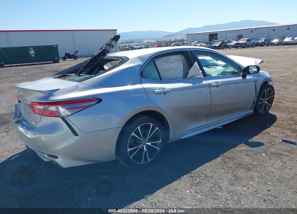 2018 TOYOTA CAMRY SE VIN: 4T1B11HK5JU517303