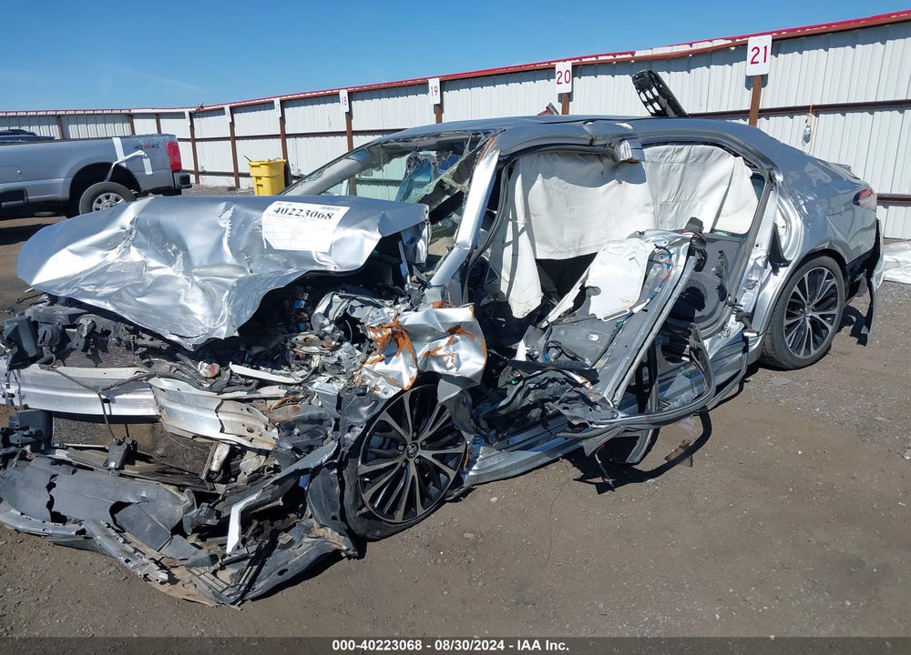 2018 TOYOTA CAMRY SE VIN: 4T1B11HK5JU517303