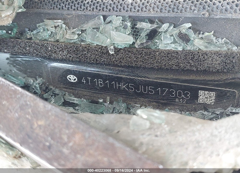 2018 TOYOTA CAMRY SE VIN: 4T1B11HK5JU517303