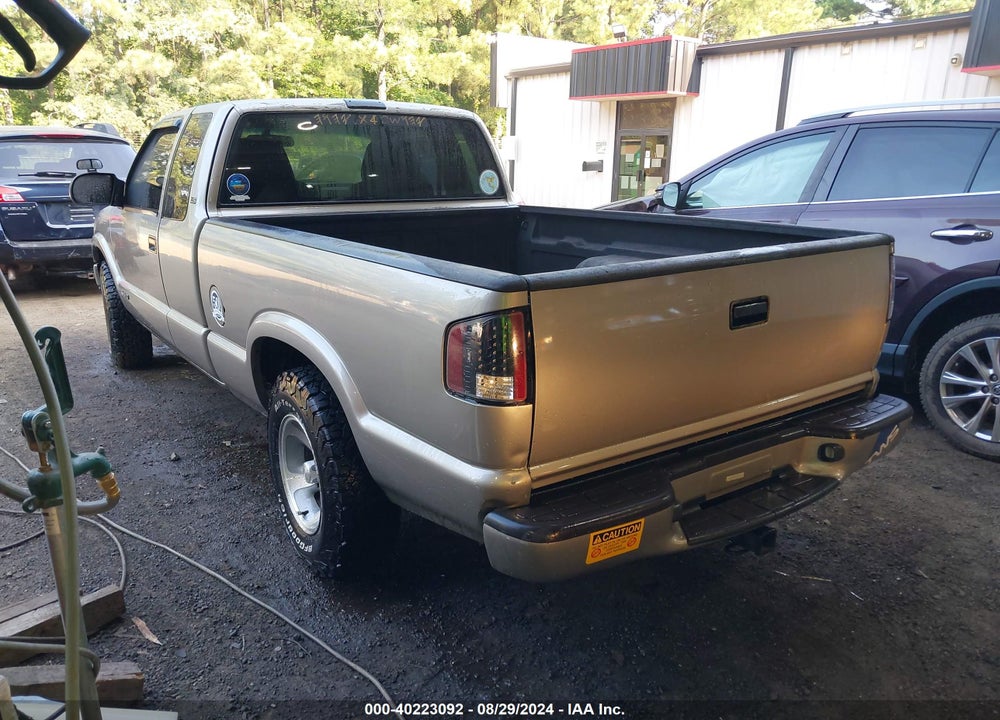 2002 CHEVROLET S-10 VIN: 1GCCS19W228130953