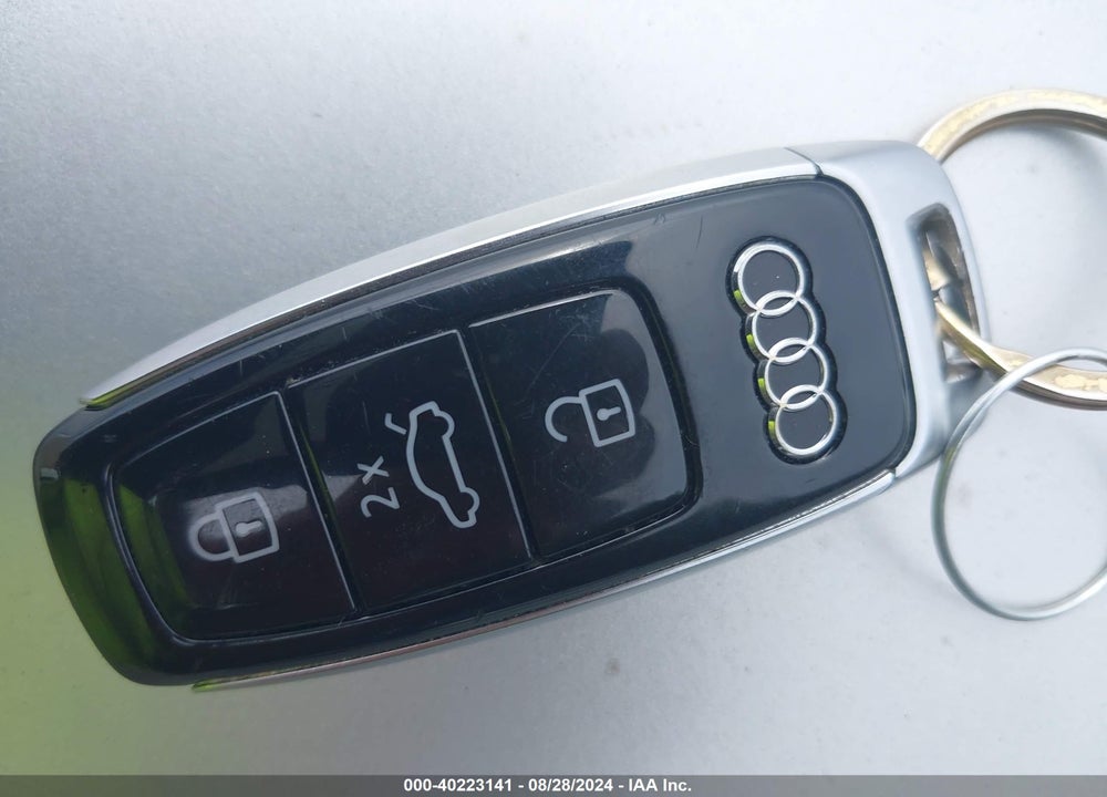 2019 AUDI A8 L 55 VIN: WAU8DAF82KN016634