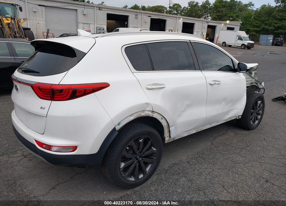 2018 KIA SPORTAGE EX VIN: KNDPNCAC5J7425748