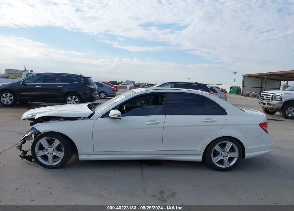 2011 MERCEDES-BENZ C 300 LUXURY/SPORT VIN: WDDGF5EB5BA527734