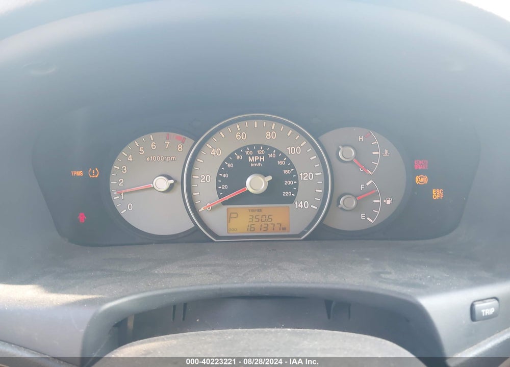 2007 KIA RONDO LX VIN: KNAFG525877057153