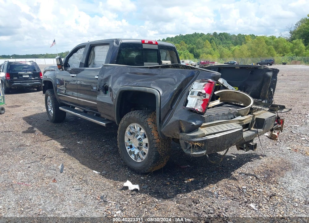 2015 GMC SIERRA 2500HD DENALI VIN: 1GT120E80FF634752