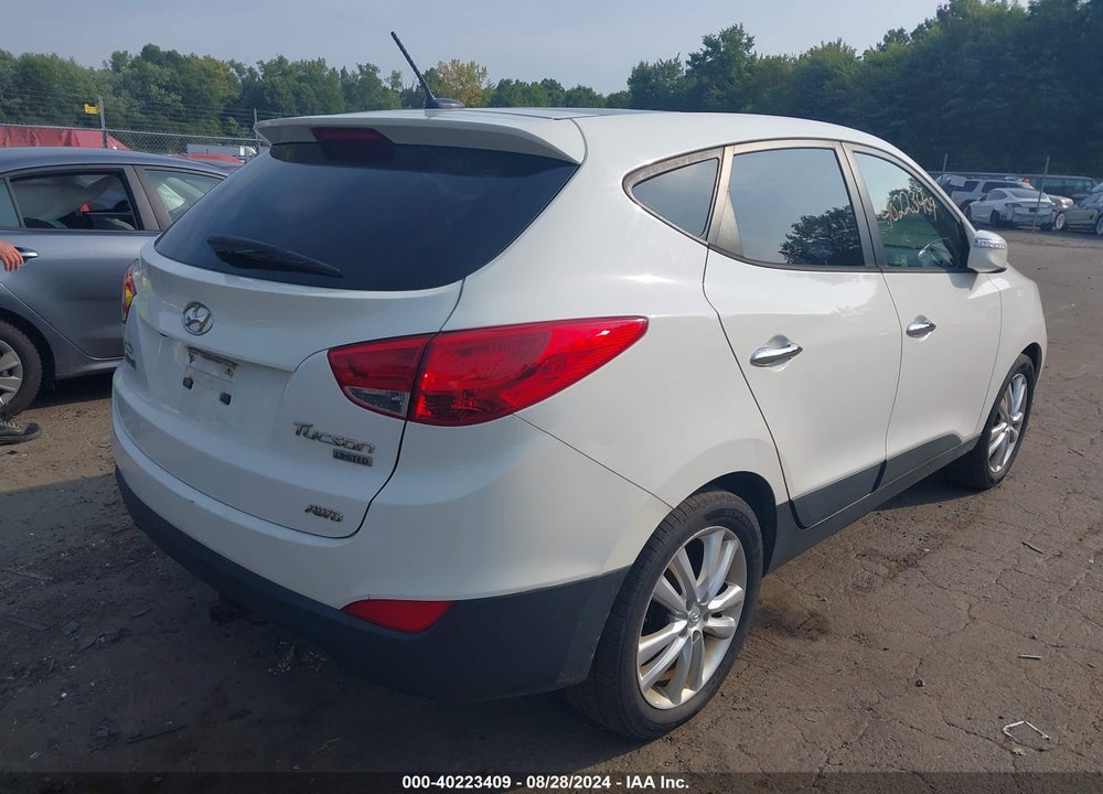 2011 HYUNDAI TUCSON LIMITED VIN: KM8JUCACXBU255751