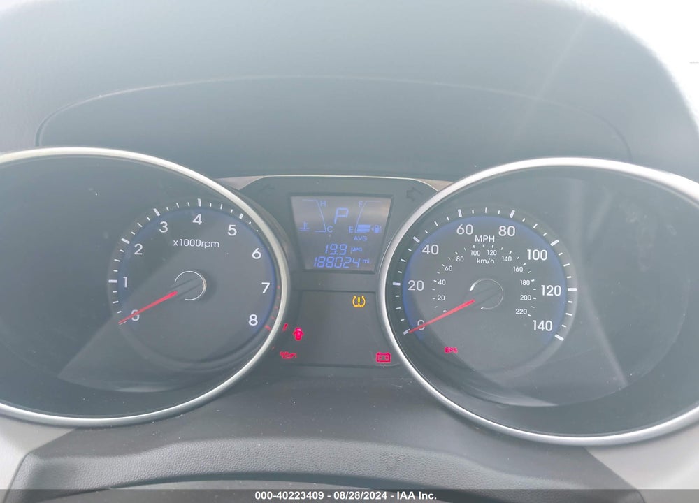 2011 HYUNDAI TUCSON LIMITED VIN: KM8JUCACXBU255751