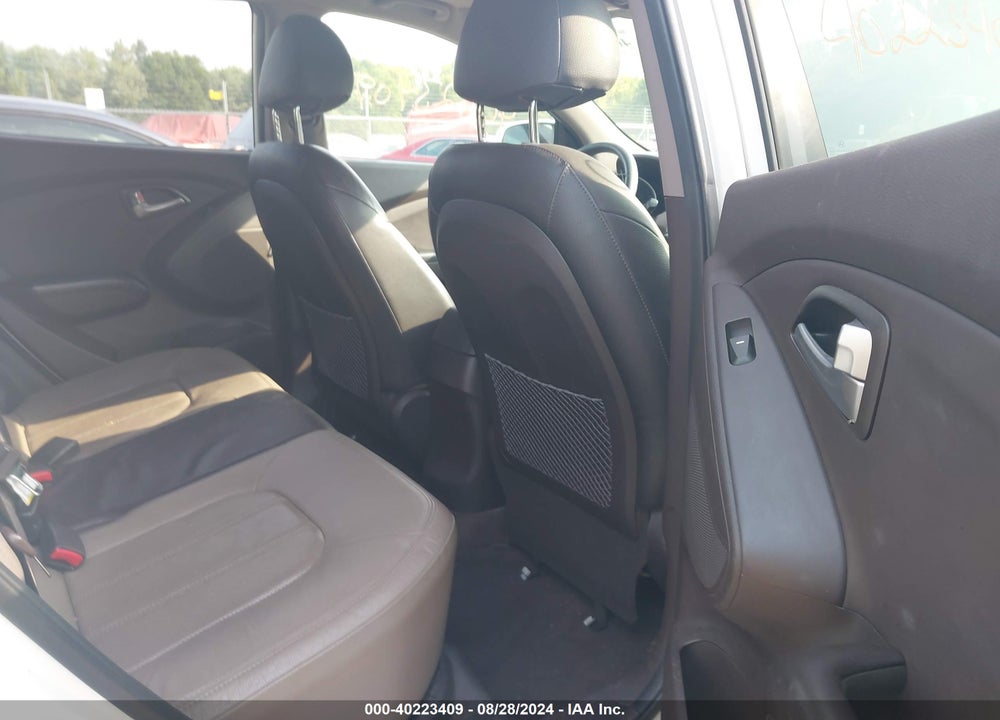 2011 HYUNDAI TUCSON LIMITED VIN: KM8JUCACXBU255751