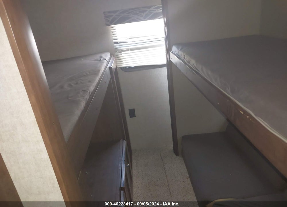 2015 KEYSTONE RV OTHER VIN: 4YDT32B20F7203997