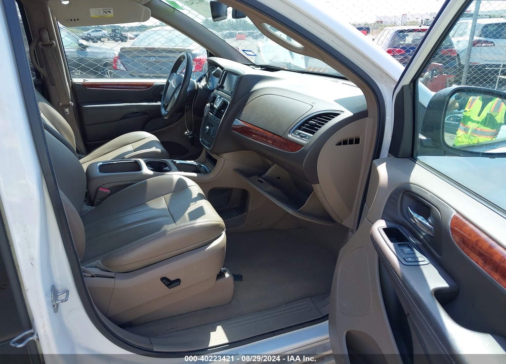 2014 CHRYSLER TOWN & COUNTRY TOURING-L VIN: 2C4RC1CG8ER113530