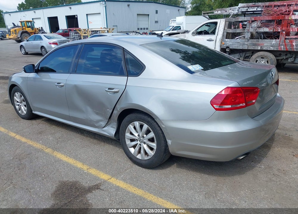 2012 VOLKSWAGEN PASSAT 2.5L S VIN: 1VWAP7A33CC106072