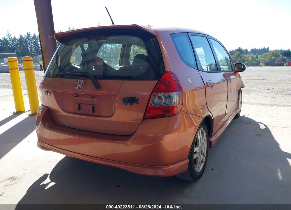 2008 HONDA FIT VIN: JHMGD38638S074184