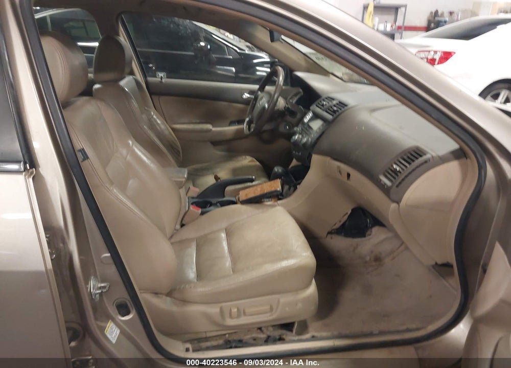 2004 HONDA ACCORD 3.0 EX VIN: 1HGCM665X4A014142