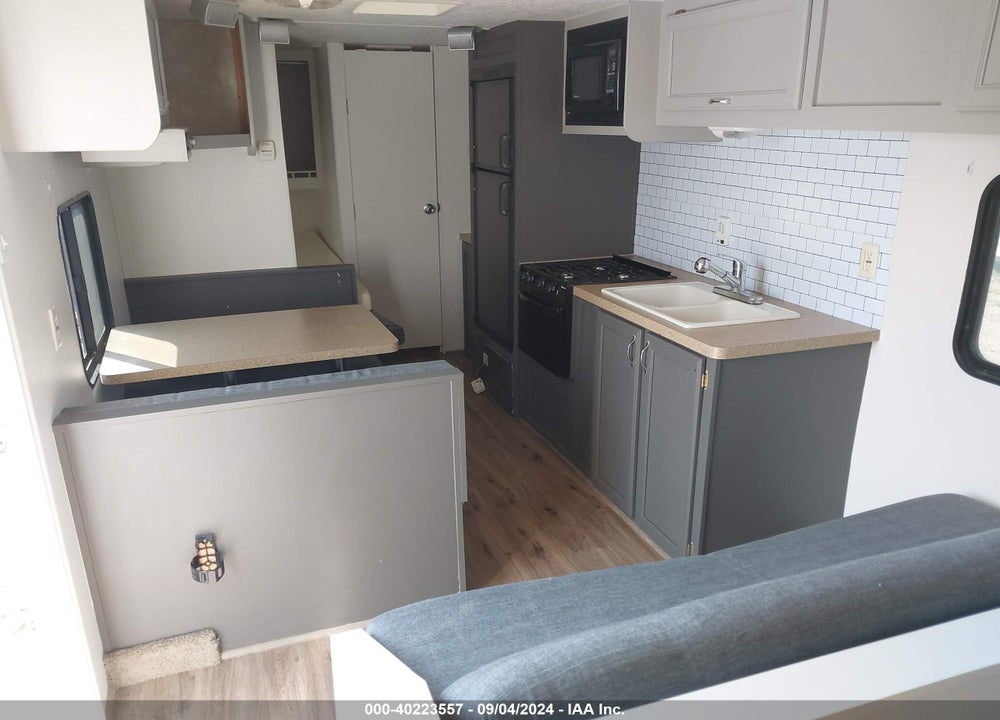 2008 FOREST RIVER GREY WOLF TRAVEL TRAILER VIN: 4X4TCKB218K008004