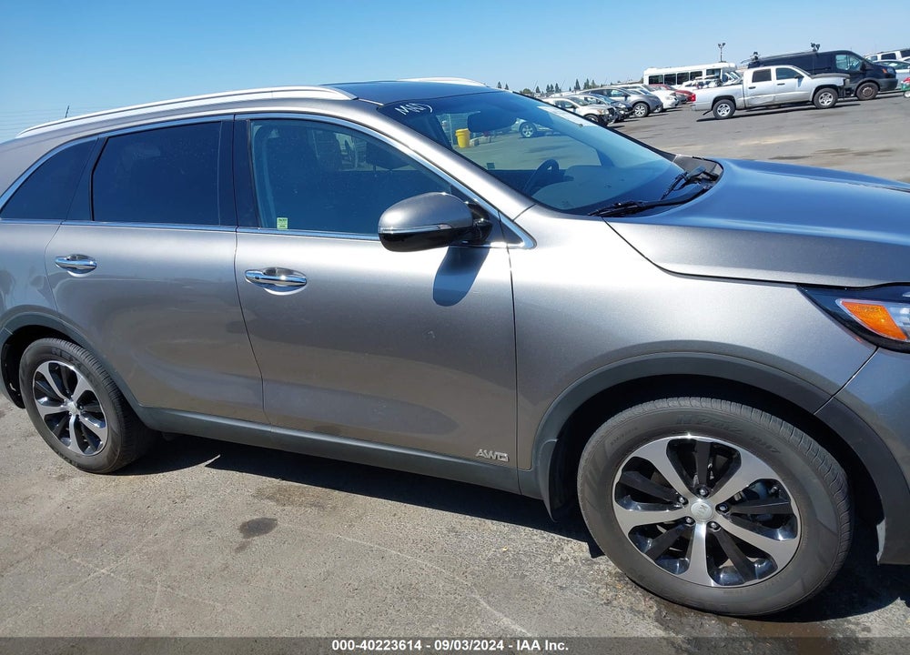 2017 KIA SORENTO 2.0T EX VIN: 5XYPHDA19HG253832