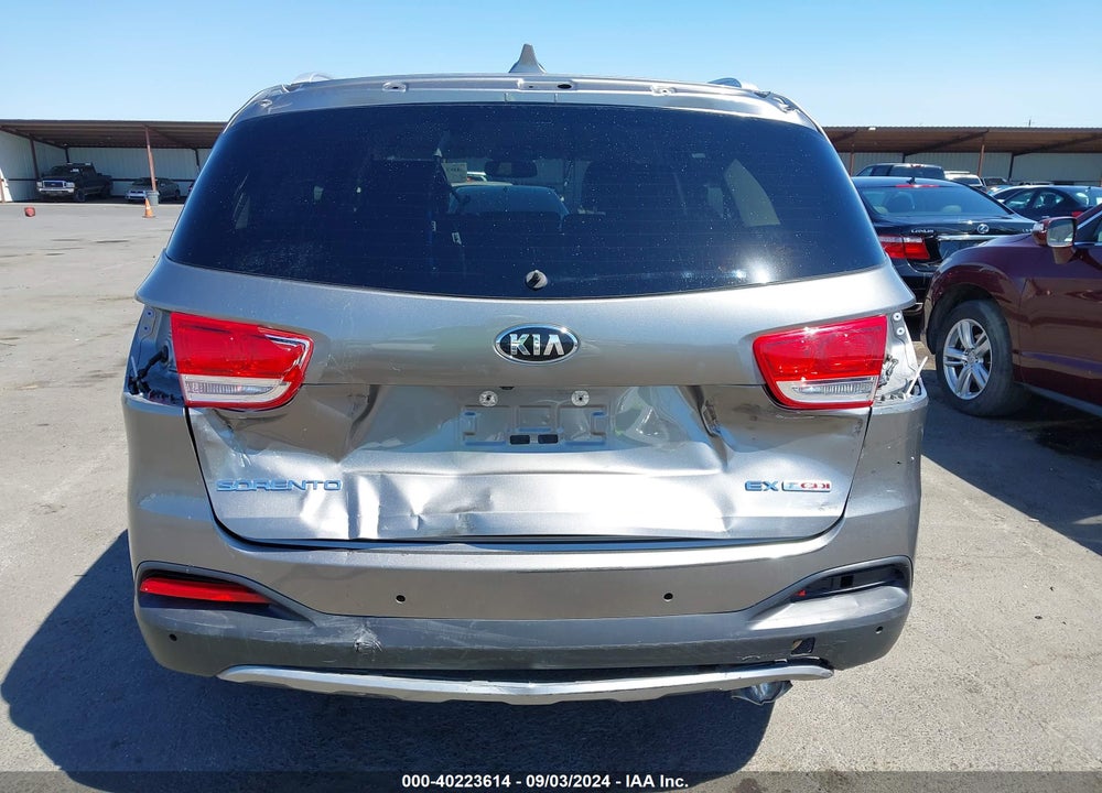 2017 KIA SORENTO 2.0T EX VIN: 5XYPHDA19HG253832