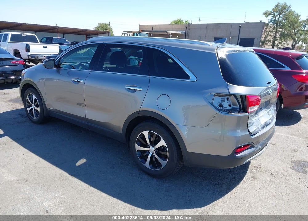 2017 KIA SORENTO 2.0T EX VIN: 5XYPHDA19HG253832