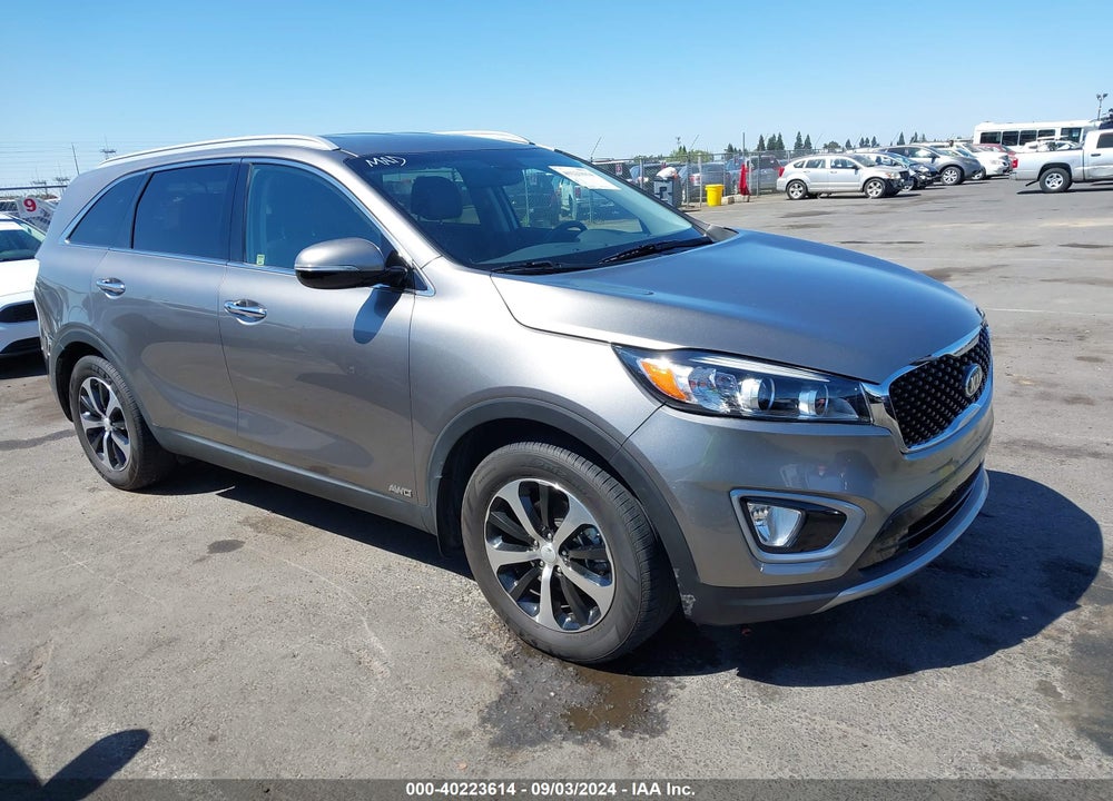 2017 KIA SORENTO 2.0T EX VIN: 5XYPHDA19HG253832